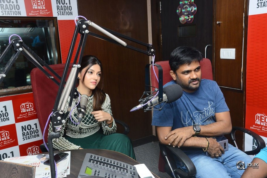 Mahanubhavudu-Movie-Team-At-Red-FM